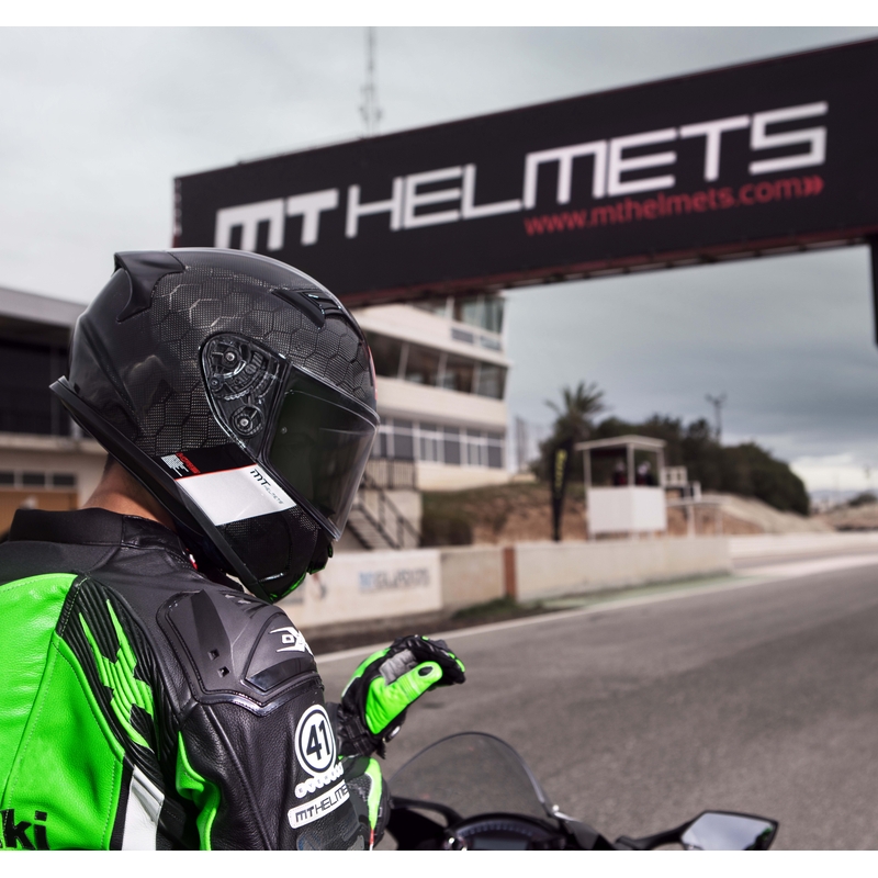 Integralna motociklistička kaciga MT Kre Snake Carbon