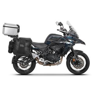 Complete set of SHAD TERRA TR40 adventure saddlebags and SHAD TERRA aluminium 37L topcase, including mounting kit SHAD Benelli TRK 502 X 2022 -