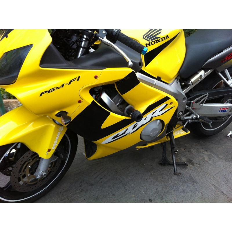 Honda CBR 600F (99-07) BEZ Gatlingovog OBLOGA