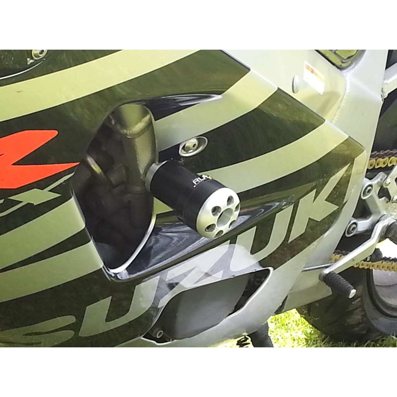 Suzuki GSX-R 750 (00-03) s klasičnom modifikacijom oklopa