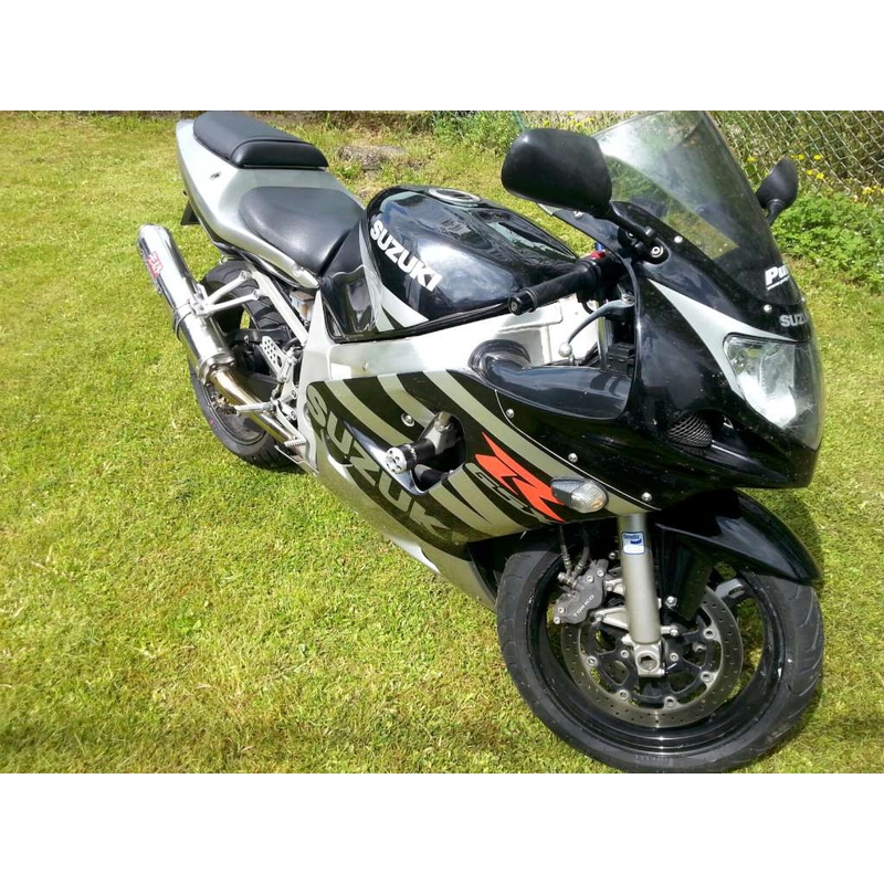 Suzuki GSX-R 750 (00-03) s úpravou kapotáže Gatling