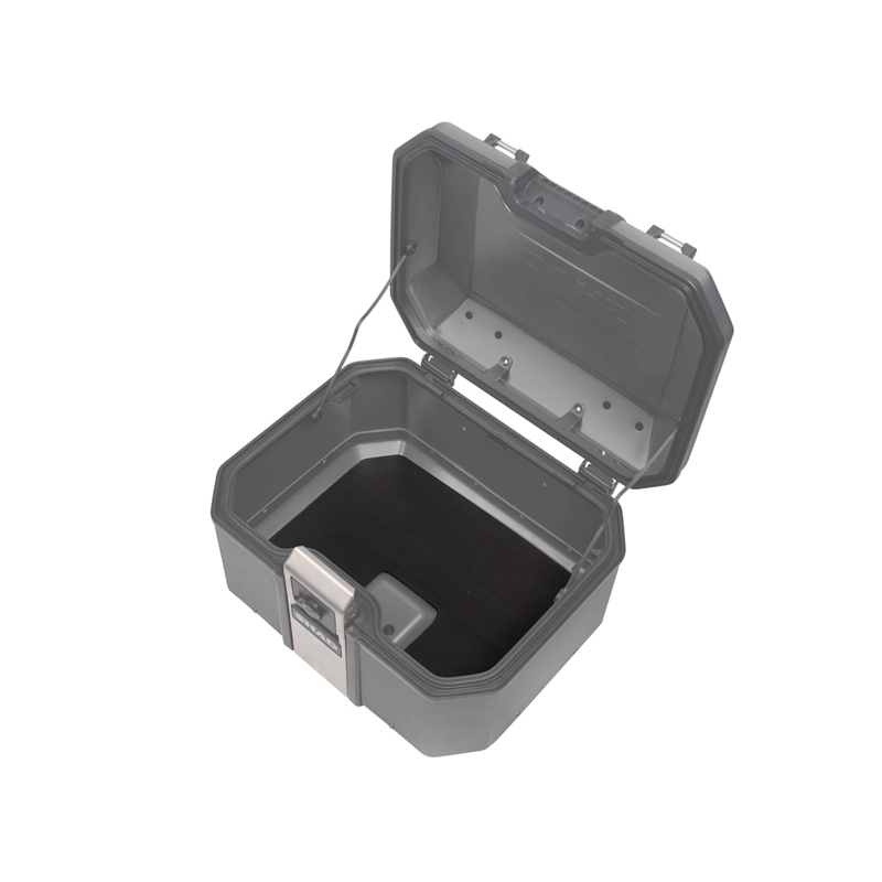 Kompletní sada černých hliníkových kufrů SHAD TERRA BLACK , 37L topcase 47L/47L boční kufry, včetně montážní sady a plotny SHAD SUZUKI DL 650 V-Strom