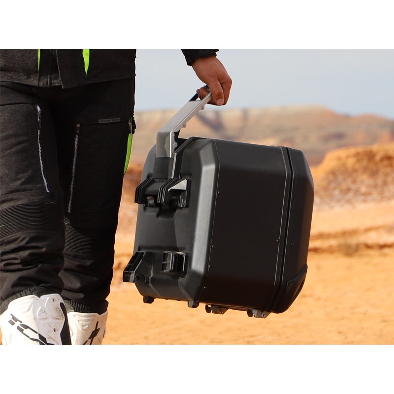 Kompletní sada černých hliníkových kufrů SHAD TERRA BLACK , 37L topcase 47L/47L boční kufry, včetně montážní sady a plotny SHAD SUZUKI DL 650 V-Strom