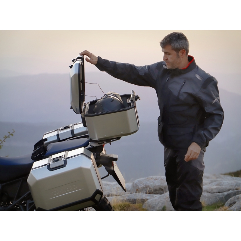 Kompletní sada hliníkových kufrů SHAD TERRA, 37L topcase 47L/47L boční kufry, včetně montážní sady a plotny SHAD BMW F 900 XR