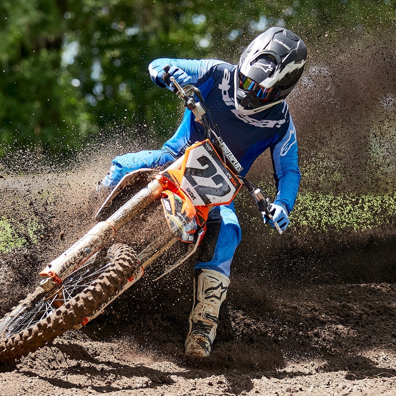 Motocross kaciga Alpinestars Supertech S-M10 Ampress mat crno-bijela