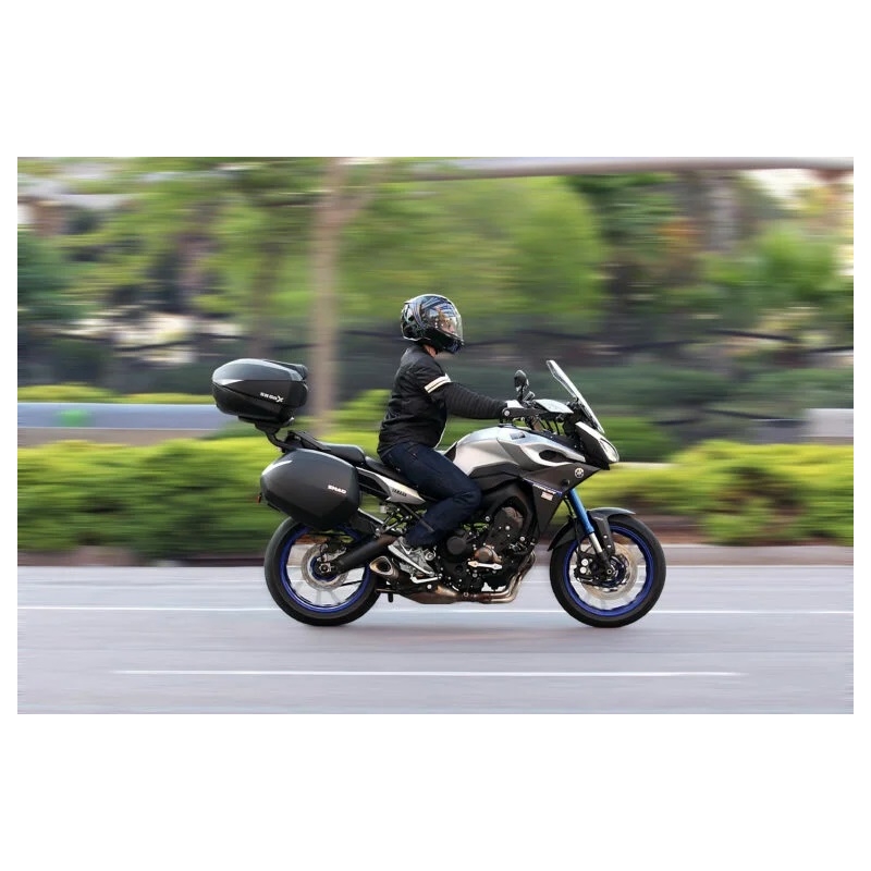 Vrchní kufr na motorku s barevným krytem SHAD SH58X bílá se zámkem PREMIUM