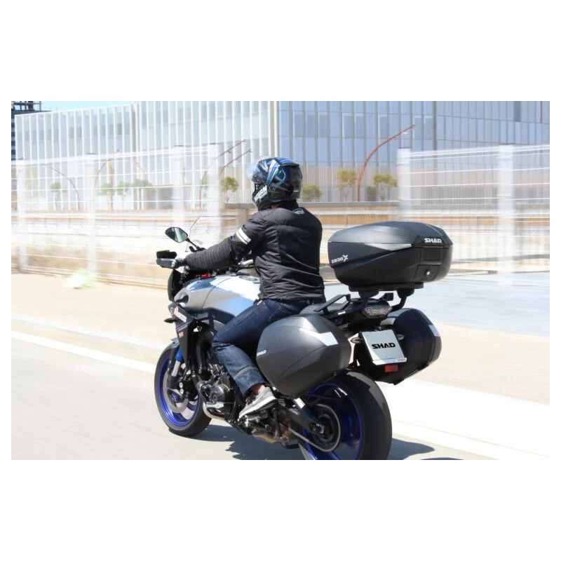 Vrchní kufr na motorku s barevným krytem SHAD SH58X bílá se zámkem PREMIUM