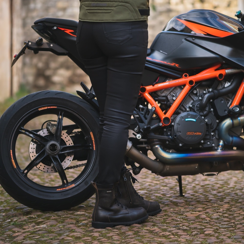 Ženske skraćene motociklističke traperice Jeggins AA odobrene od Oxforda, crne