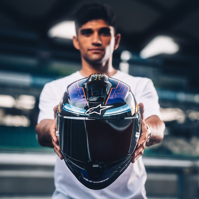 Alpinestars Supertech R-10 Limited Edition Martinator Jorge Martin Integralna motociklistička kaciga plava-ljubičasta-crvena-žuta