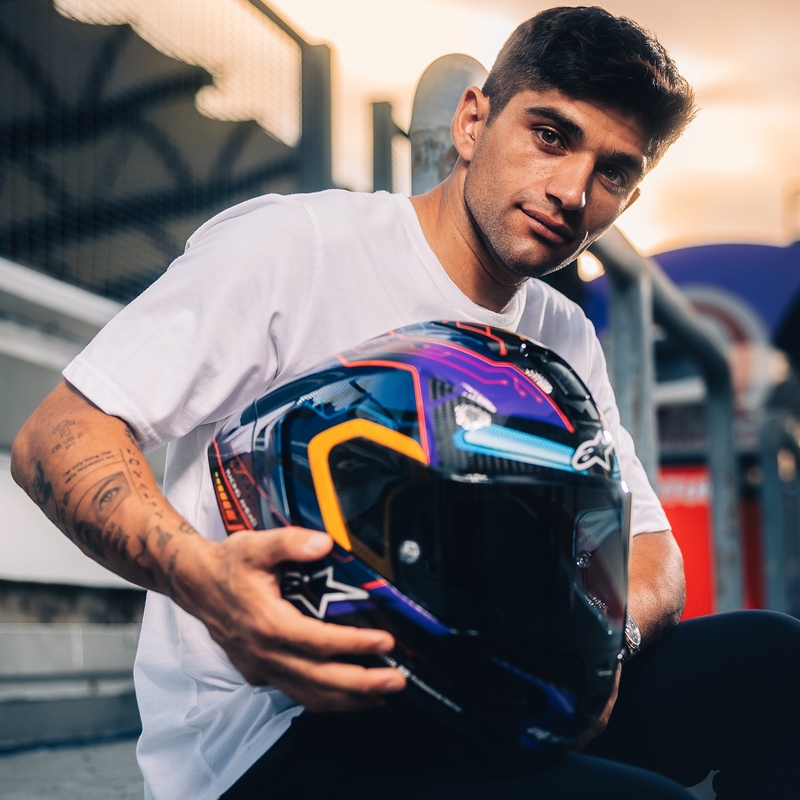 Alpinestars Supertech R-10 Limited Edition Martinator Jorge Martin Integralna motociklistička kaciga plava-ljubičasta-crvena-žuta