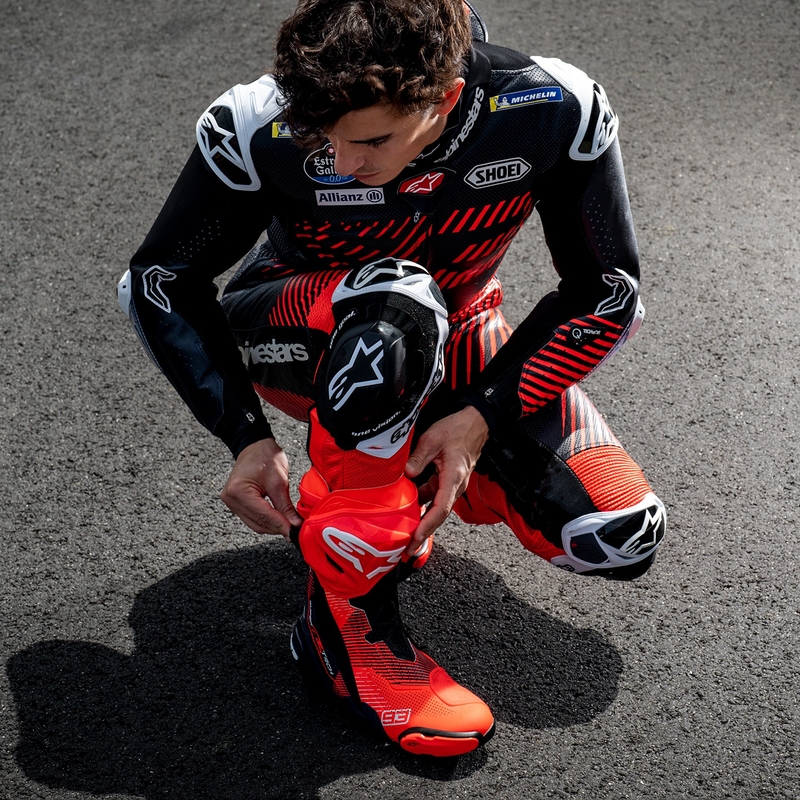 Motorističke čizme Alpinestars Supertech R Vented Limited Edition MM93 Marc Marquez Fluo crveno-plavo-crne