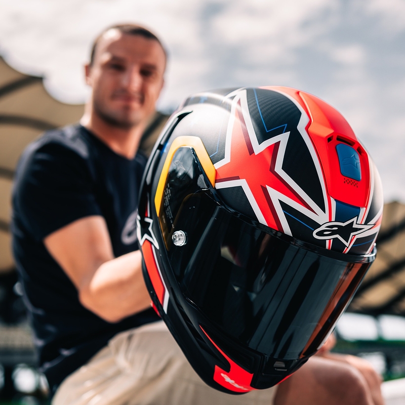 Alpinestars Supertech R10 ograničeno izdanje Jack Miller motociklistička kaciga s punim licem Mat Carbon crveno-plavo-žuto-bijela