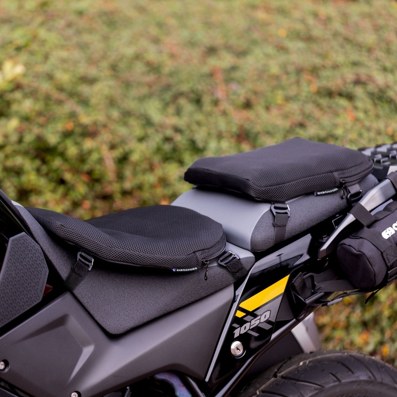 Oxford Air Seat Pillion i Enduro crna podloga na napuhavanje iznad suvozačevog sjedala
