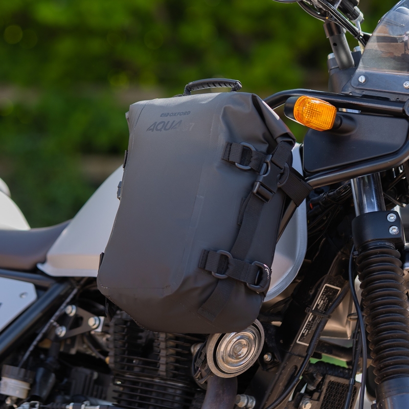 Oxford AQUA C7 Crash Bar Bag 7L crna