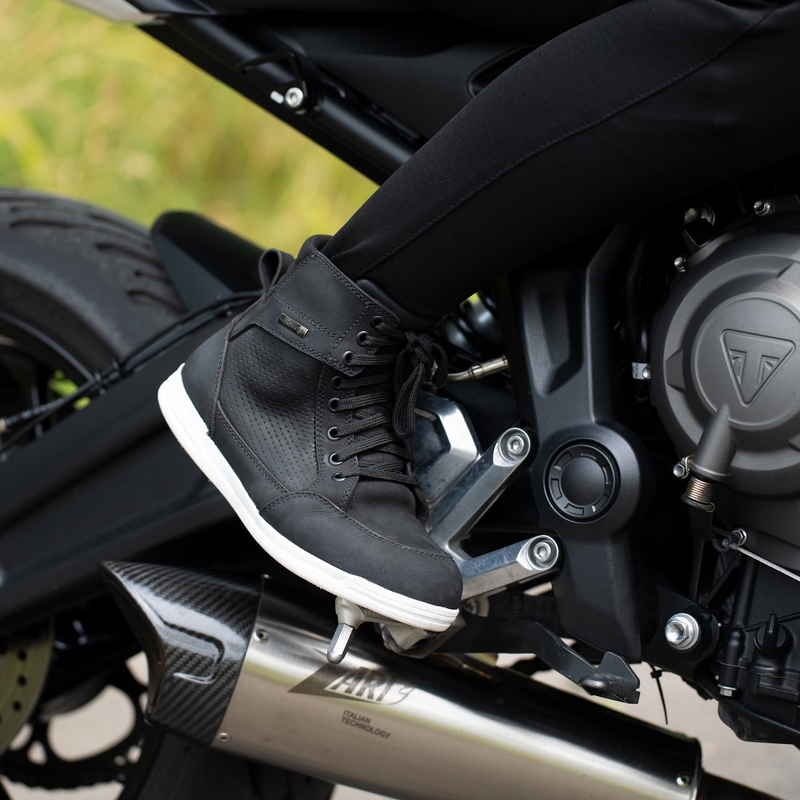 Ženske motociklističke čizme Oxford Kickback Air crne