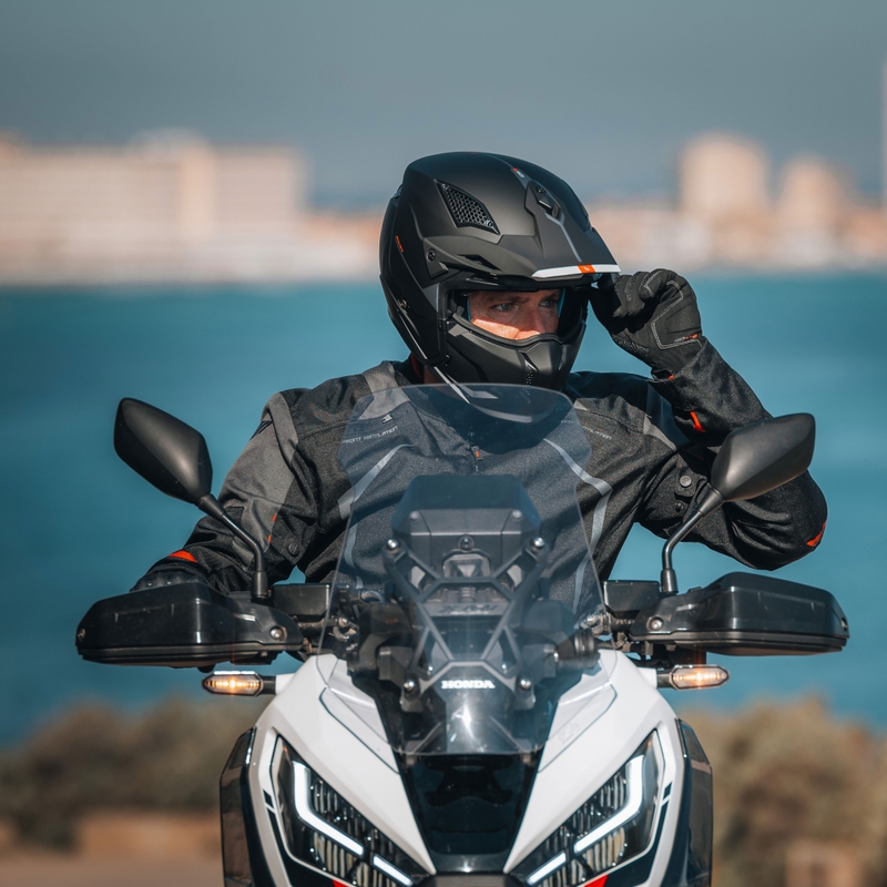 Otvorena kaciga s maskom MT Streetfighter SV S Solid A1 crna mat