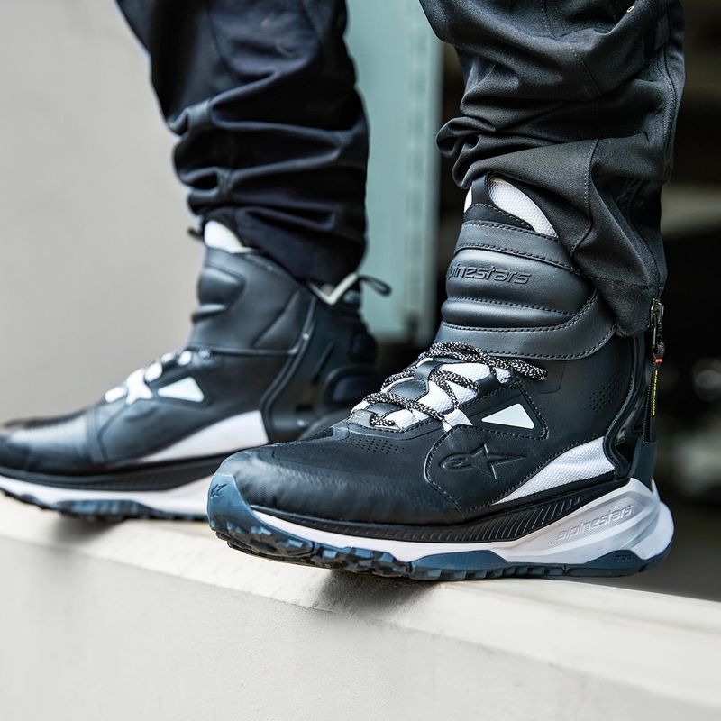 Alpinestars Speedstreet motociklističke čizme crno-bijele