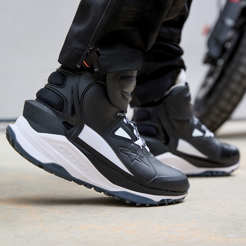 Alpinestars Speedstreet motociklističke čizme crno-bijele