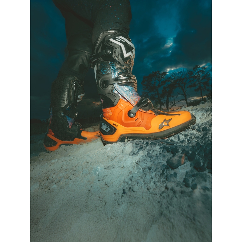 Alpinestars Tech 10 Limited Edition Black Hole motociklističke čizme crne boje