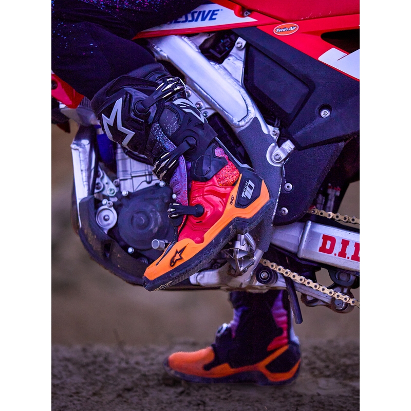 Alpinestars Tech 10 Limited Edition Black Hole motociklističke čizme crne boje