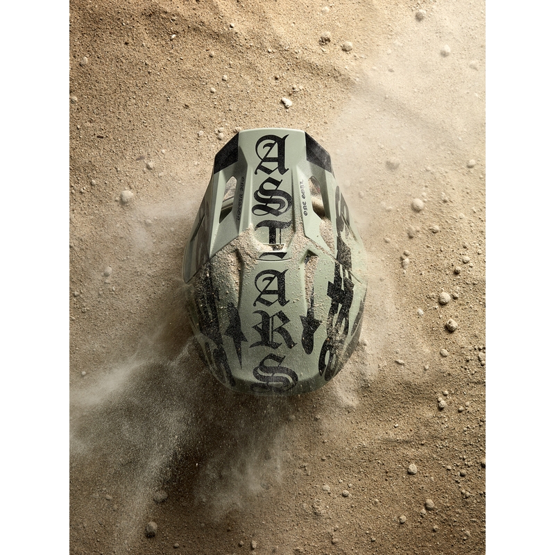 Alpinestars Supertech S-M7 kaciga za motokros ograničenog izdanja Wolf Dust boje pijeska i crne boje