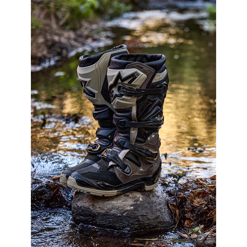 Alpinestars TECH 7 Enduro Drystar motociklističke čizme crne-tamno sive-zlatne