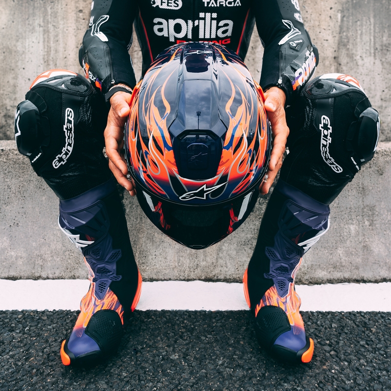 Alpinestars Supertech R-10 Flyte full-face motociklistička kaciga Jorge Martin ljubičasto-crvena