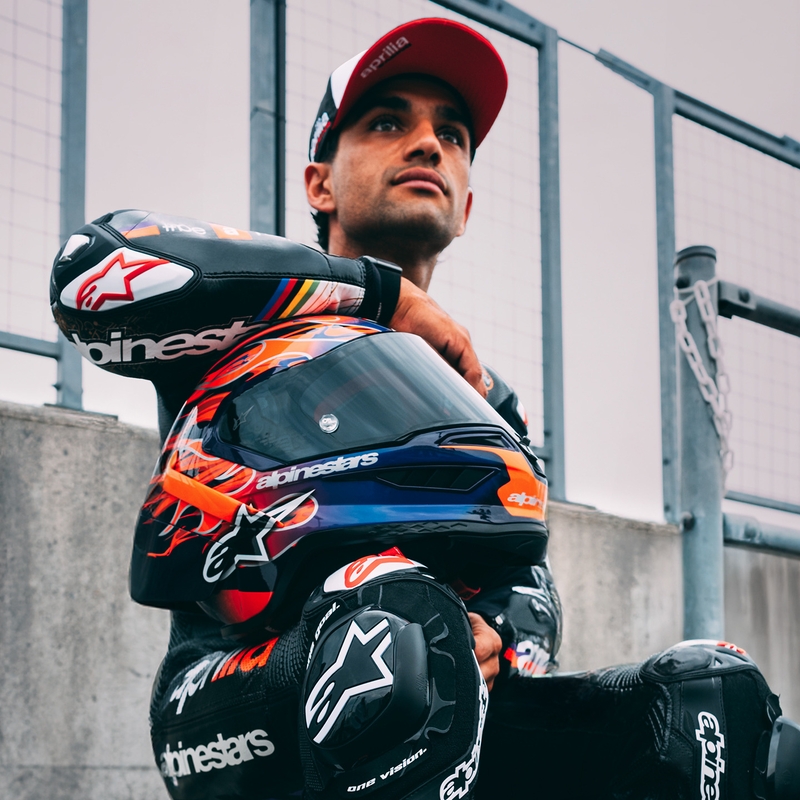Alpinestars Supertech R-10 Flyte full-face motociklistička kaciga Jorge Martin ljubičasto-crvena