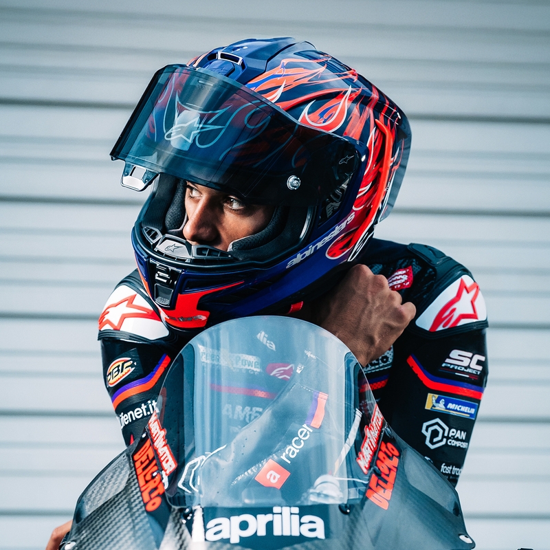 Alpinestars Supertech R-10 Flyte full-face motociklistička kaciga Jorge Martin ljubičasto-crvena