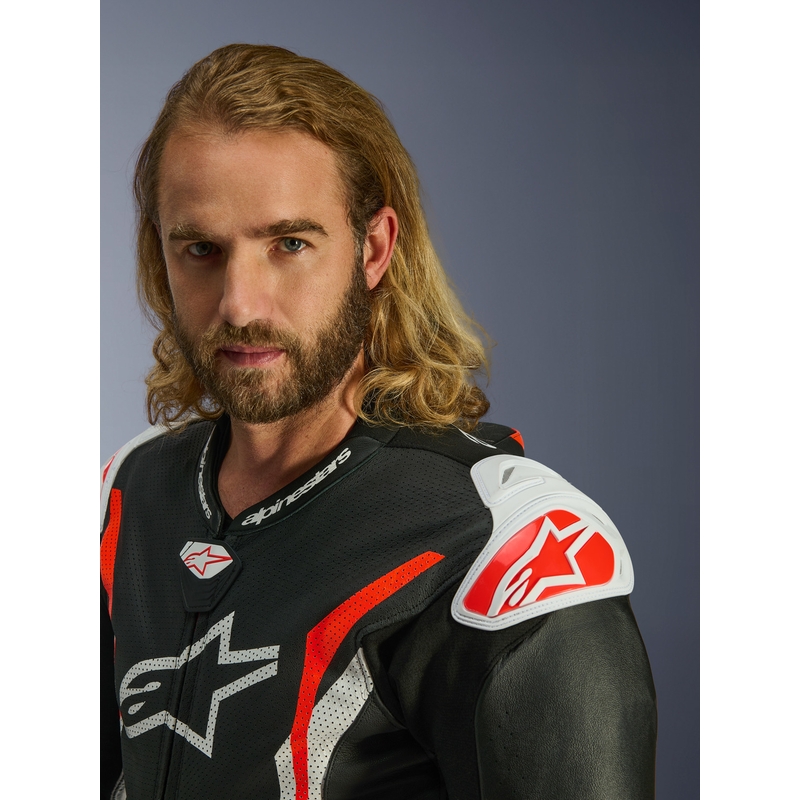 Alpinestars GP TECH V5 jednodijelno kožno motociklističko odijelo crno-bijelo-fluo crveno