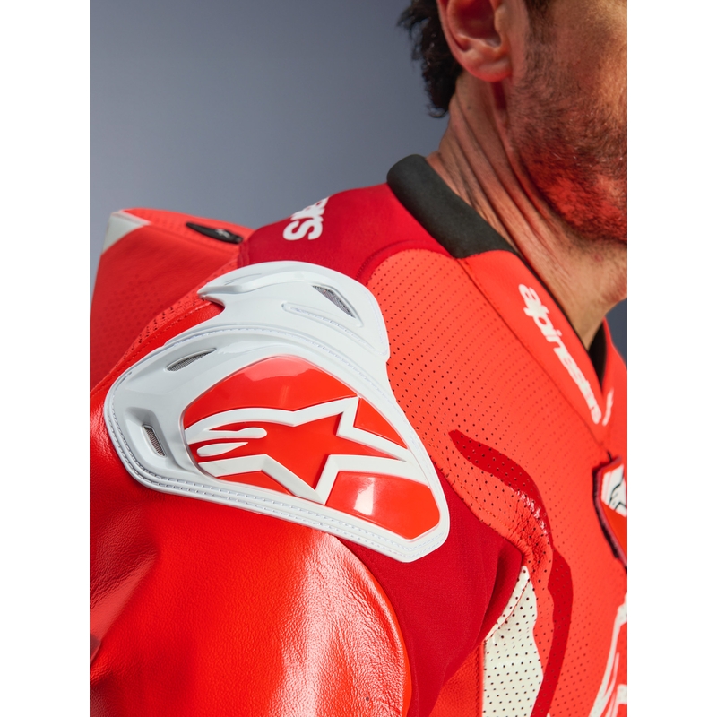 Alpinestars GP TECH V5 jednodijelno motociklističko kožno odijelo fluo crveno-crveno-bijelo