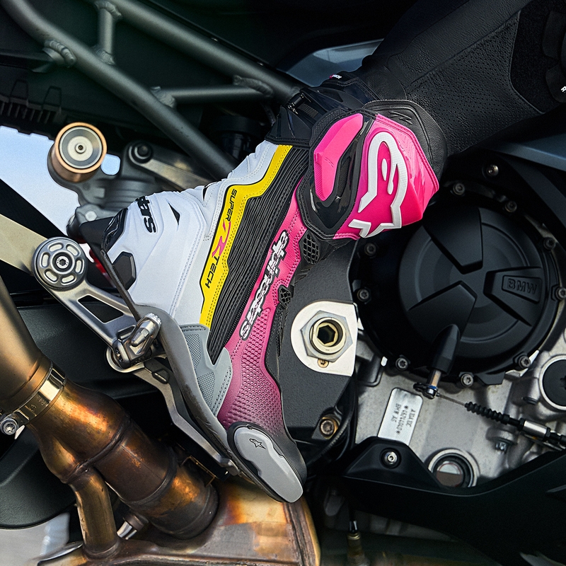 Alpinestars Supertech R motociklističke čizme crno-bijelo-ružičasto-žuto