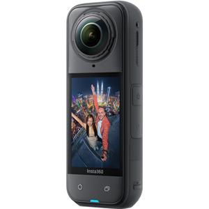Insta360 X5 akcijska kamera crne boje