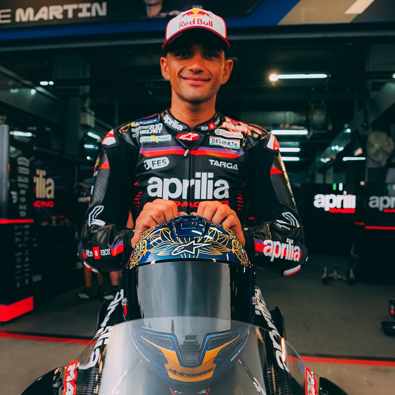 Integralna motociklistička kaciga Alpinestars Supertech R10 Marthainator limited edition JORGE MARTIN plava biserno zlatna crvena