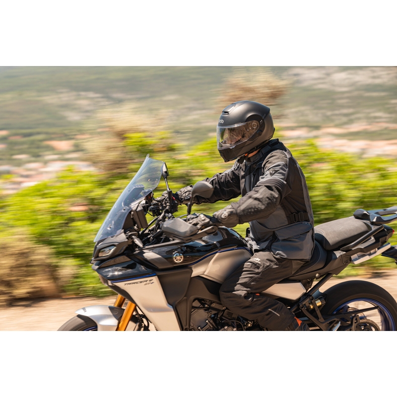 Cardo Beyond GTS integralna motociklistička kaciga crne boje